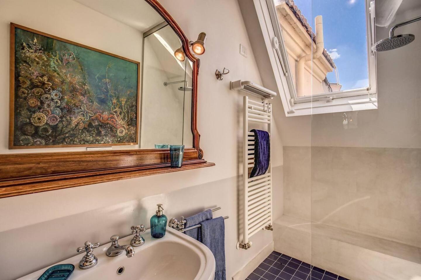 Attic With Terrace Overlooking St Peters Basilica روما المظهر الخارجي الصورة