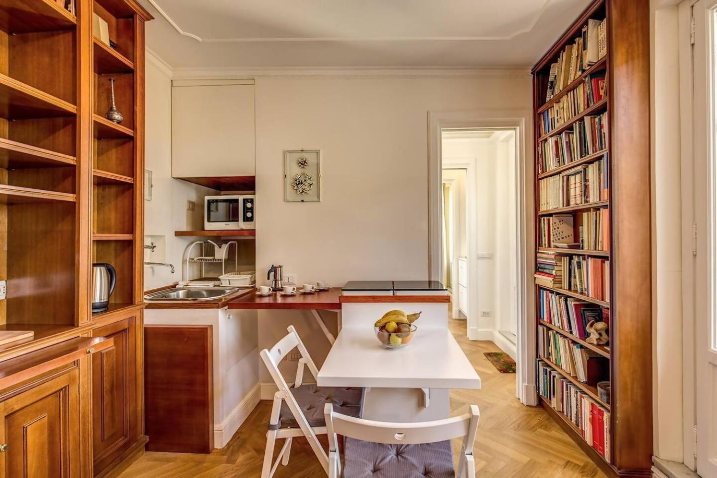 Attic With Terrace Overlooking St Peters Basilica روما المظهر الخارجي الصورة
